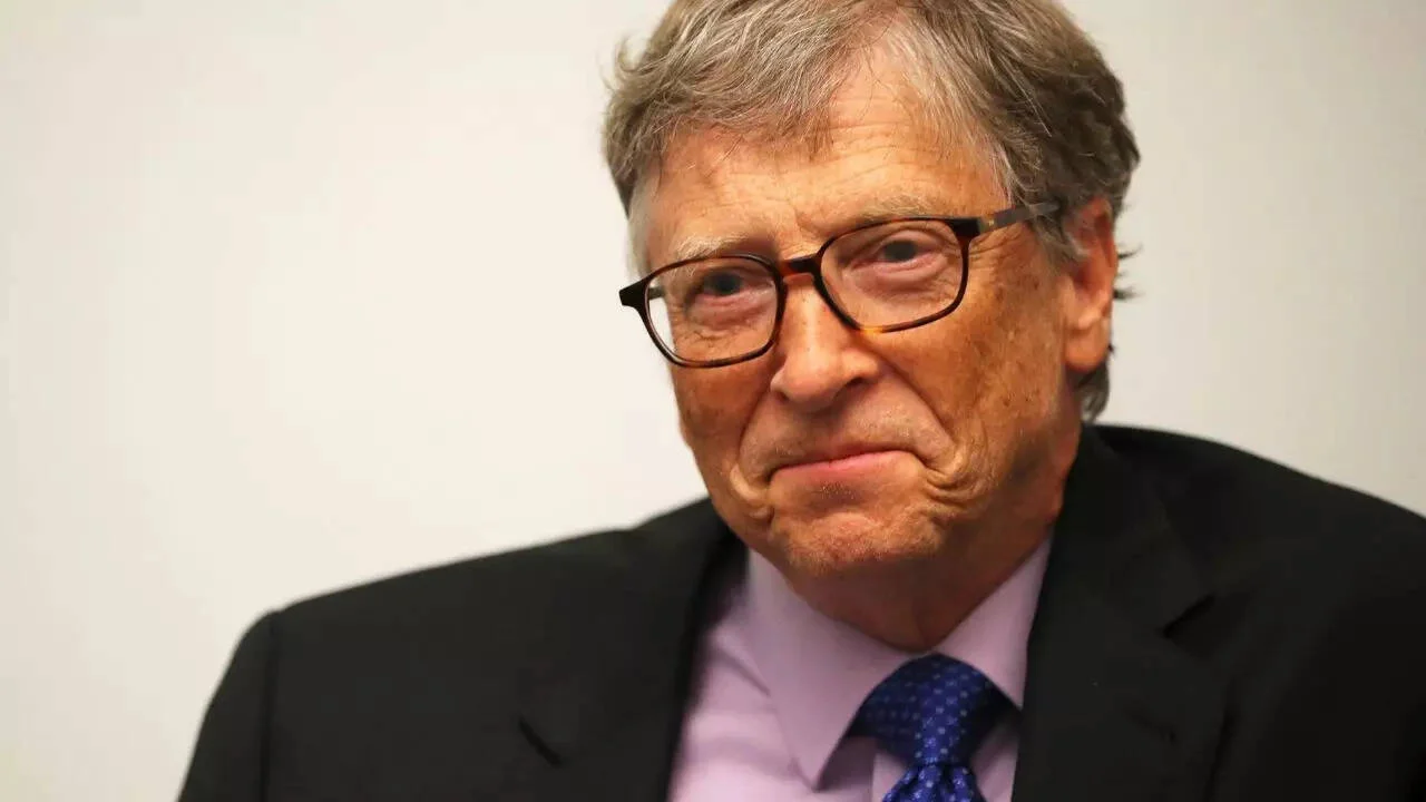 Microsoft founder Bill Gates is predicting 2 days work week in next 10 years and why it is Bad news - The Times of India