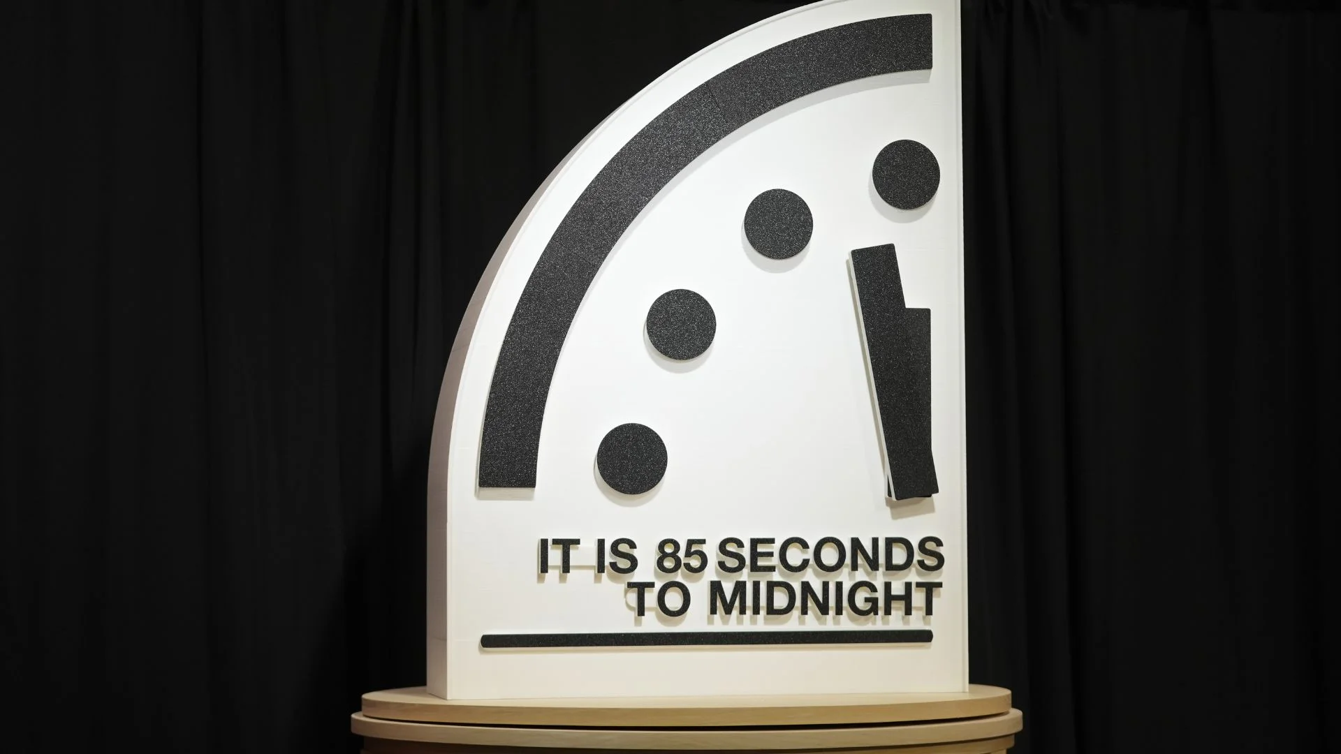Doomsday Clock 2026: Scientists set new time at 85 seconds to midnight at University of Chicago - ABC7 Chicago