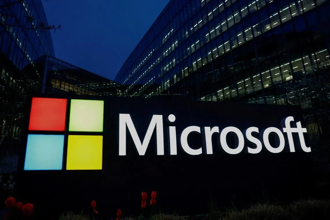 Data laser-written into glass can be stored for more than 10,000 years, Microsoft says | The Straits Times