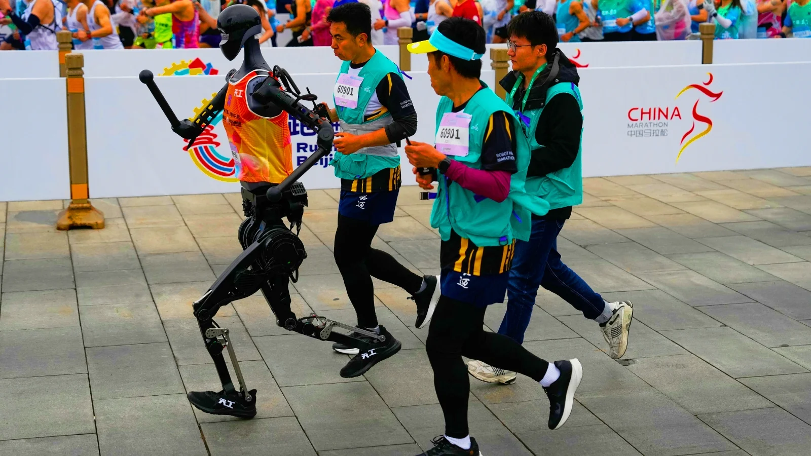 Chinese humanoid robots race alongside humans in half-marathon in Beijing | Sport-others News - The Indian Express