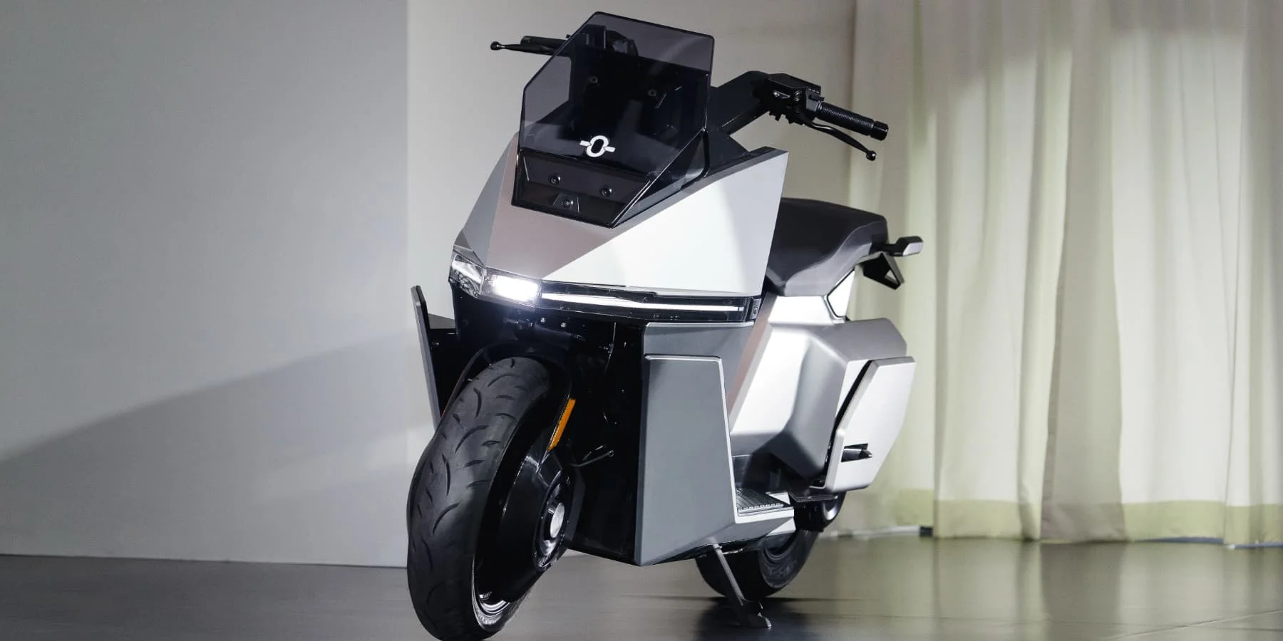The world's first self-balancing electric motorcycle is now entering production | Electrek