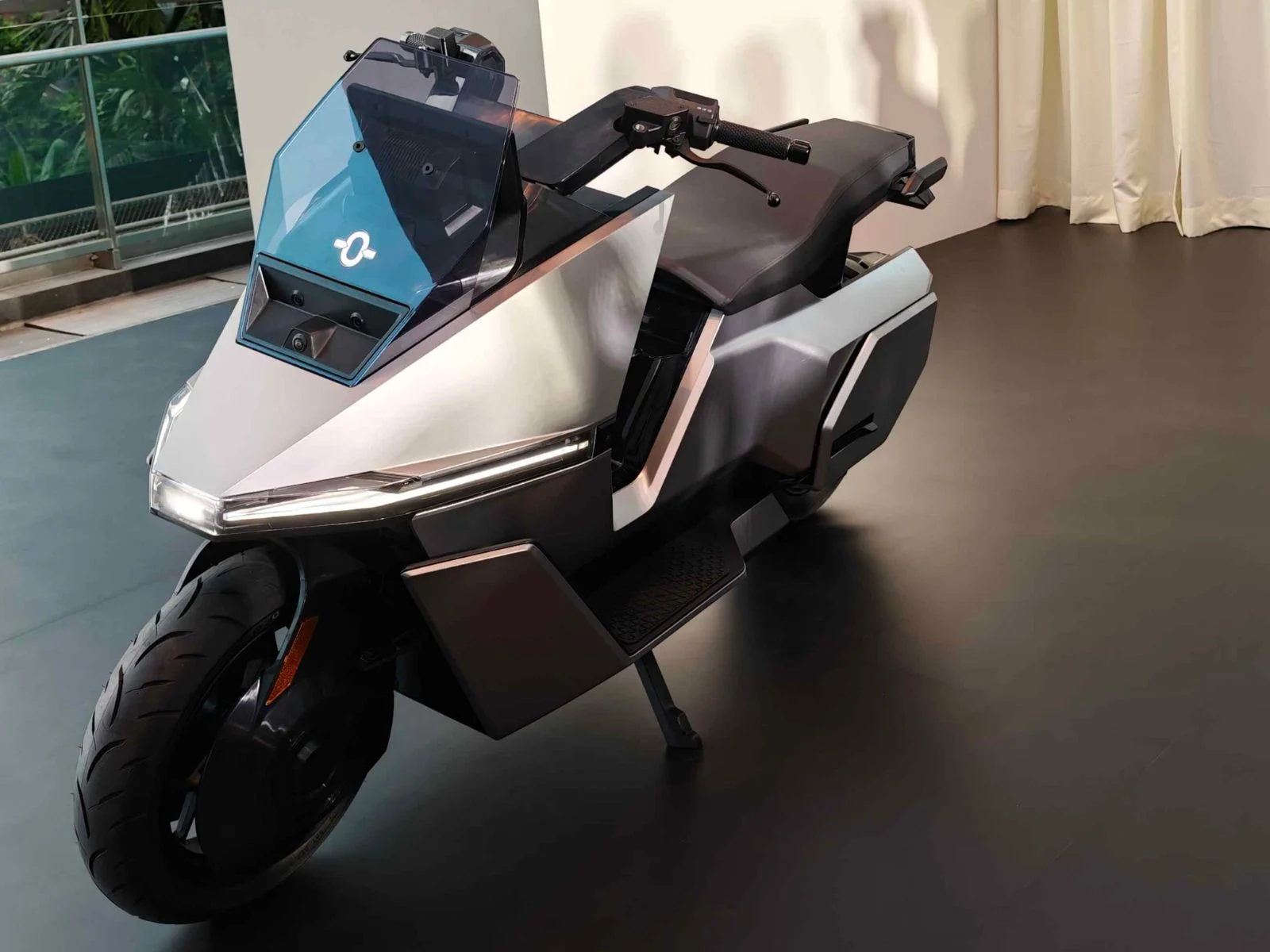Omoway unveils Omo-Robot architecture and begins mass production of self-balancing OMO X e-motorcycle - NotebookCheck.net News