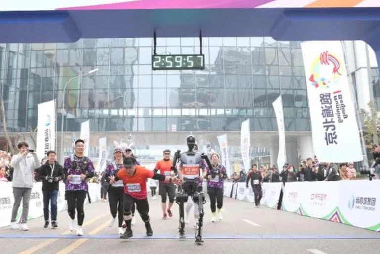 Humans, robots to run together again at Beijing Yizhuang Half Marathon, organisers confirm