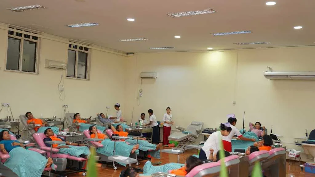လူထုအကျိုးပြုလုပ်ငန်းများကို တတ်အားသရွေ့ကူညီလုပ်ဆောင်ပေးလျက်ရှိသည့် ဆက်သွယ်ရေးအော်ပရေ Mytel ရဲ့ ဝန်ထမ်းများမှ စုပေါင်းသွေးလှူဒါန်းခြင်းပြုလုပ် – 3